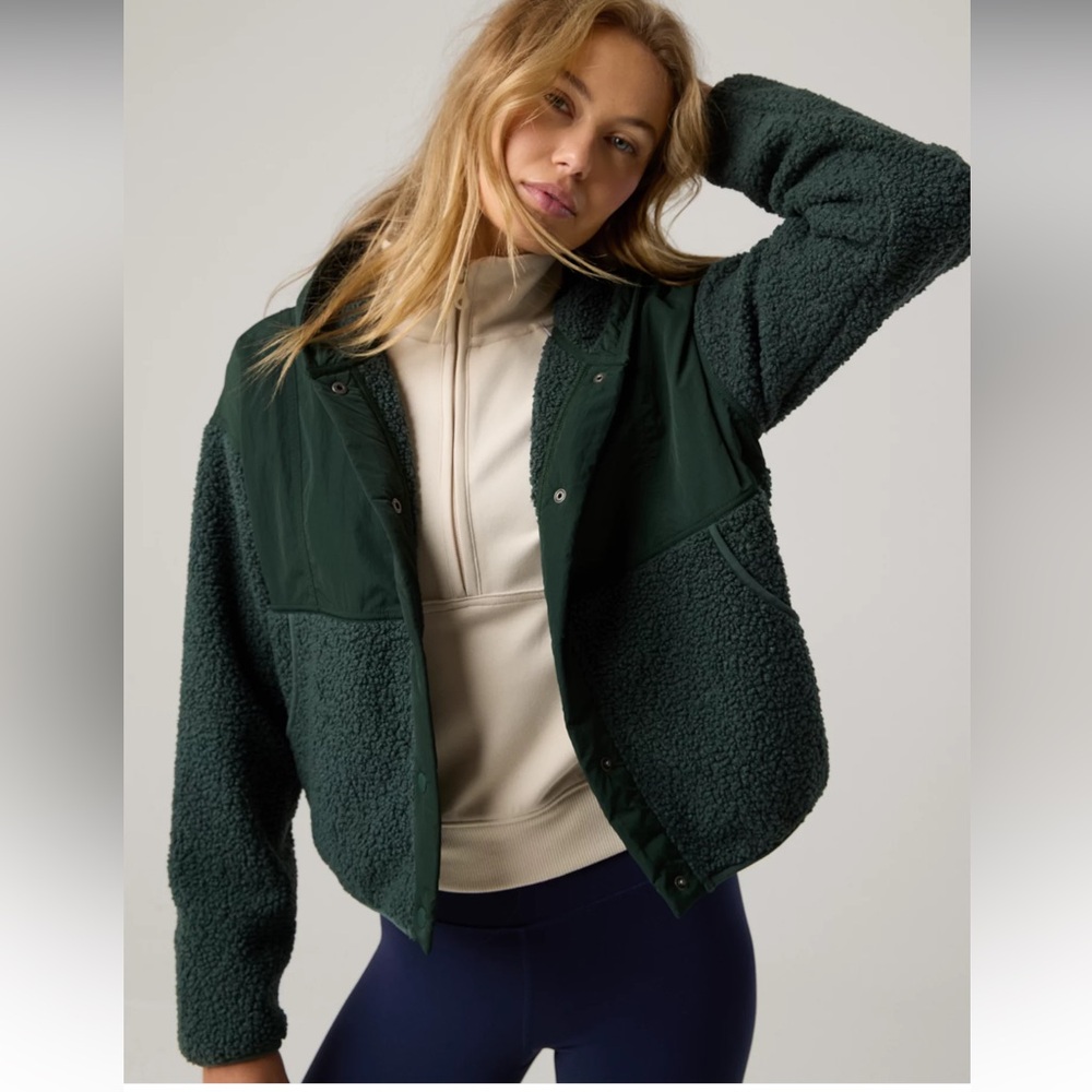 Offline Aerie Fluff Love Sherpa Jacket in Green